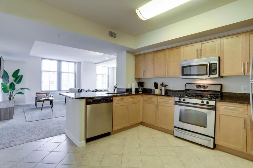 Fantastic 2 Bedroom Condo At Pentagon City With Gym Arlington Buitenkant foto